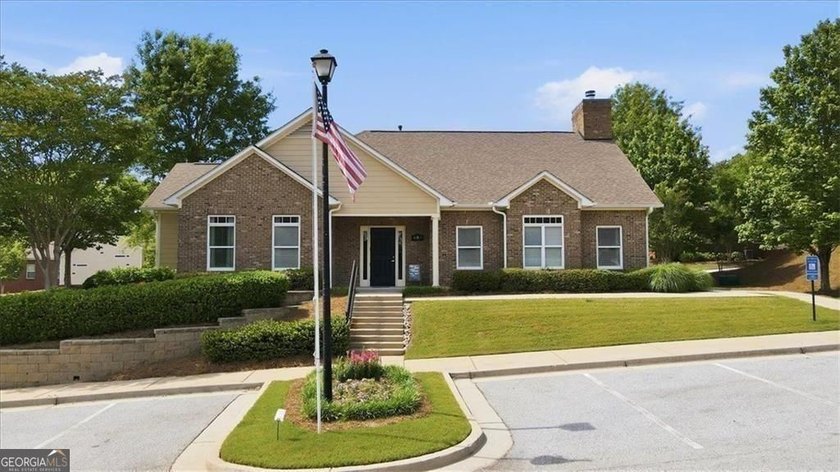 Welcome home to this beautifully maintained ranch-style townhome - photo 44