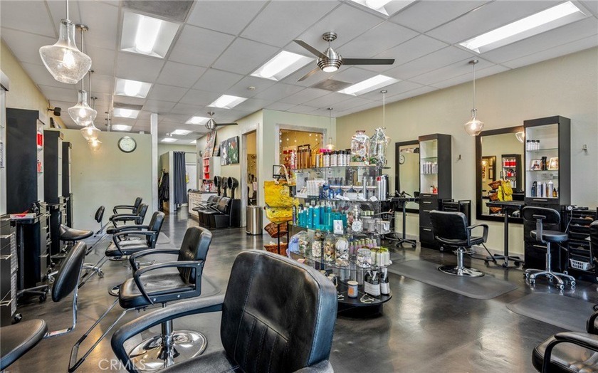 This salon allows the perfect opportunity for the next operator - photo 9