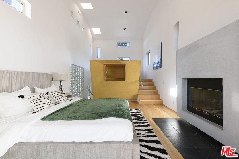 THE TOHL SKY HOUSE | A Jeff Tohl Architectural, South of the - photo 15