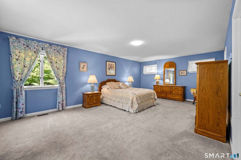Come Invest in the newly listed spacious 5-bedroom, 3.5-bath - photo 21