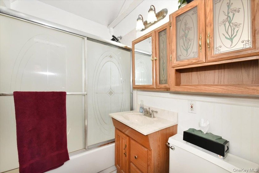 Welcome To 11 Glenda Drive In West Babylon! This Charming - photo 21