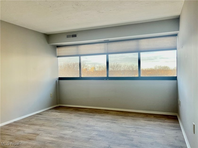 The Meridian, located on the south shore of Lake Erie, offers - photo 21