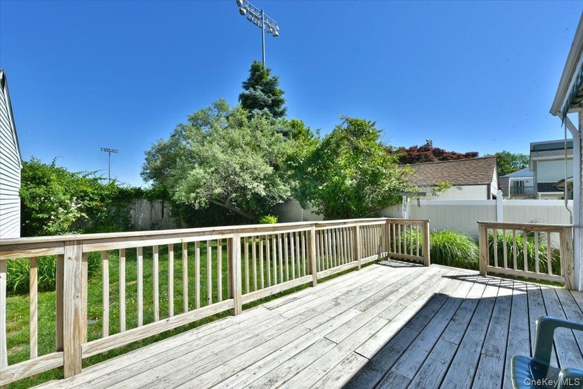 Welcome To 11 Glenda Drive In West Babylon! This Charming - photo 25