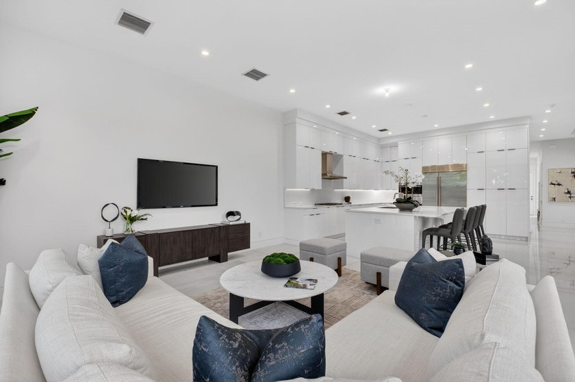 A rare opportunity to own a brand-new luxury 5 bedroom 5 1/2 - photo 27