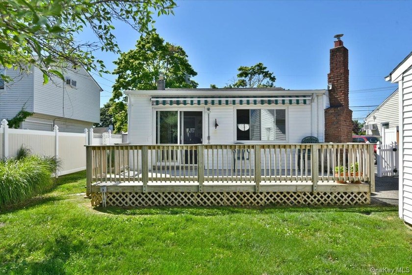 Welcome To 11 Glenda Drive In West Babylon! This Charming - photo 28
