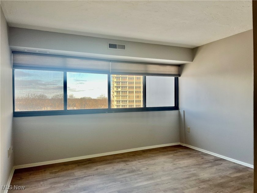 The Meridian, located on the south shore of Lake Erie, offers - photo 28