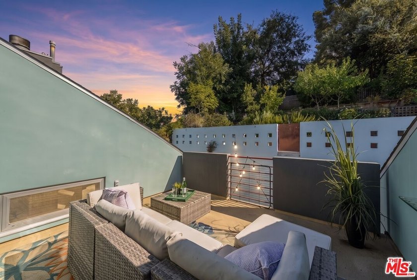 THE TOHL SKY HOUSE | A Jeff Tohl Architectural, South of the - photo 31