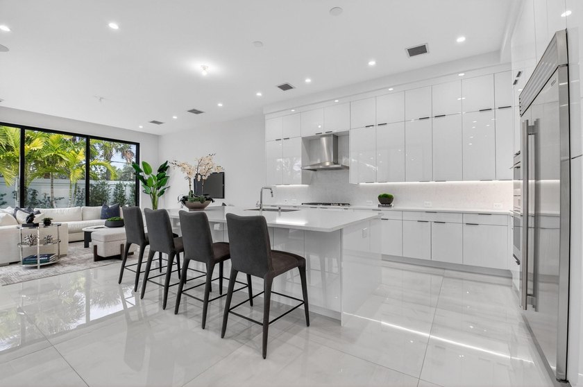A rare opportunity to own a brand-new luxury 5 bedroom 5 1/2 - photo 33