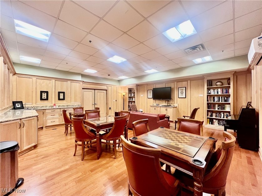 The Meridian, located on the south shore of Lake Erie, offers - photo 34