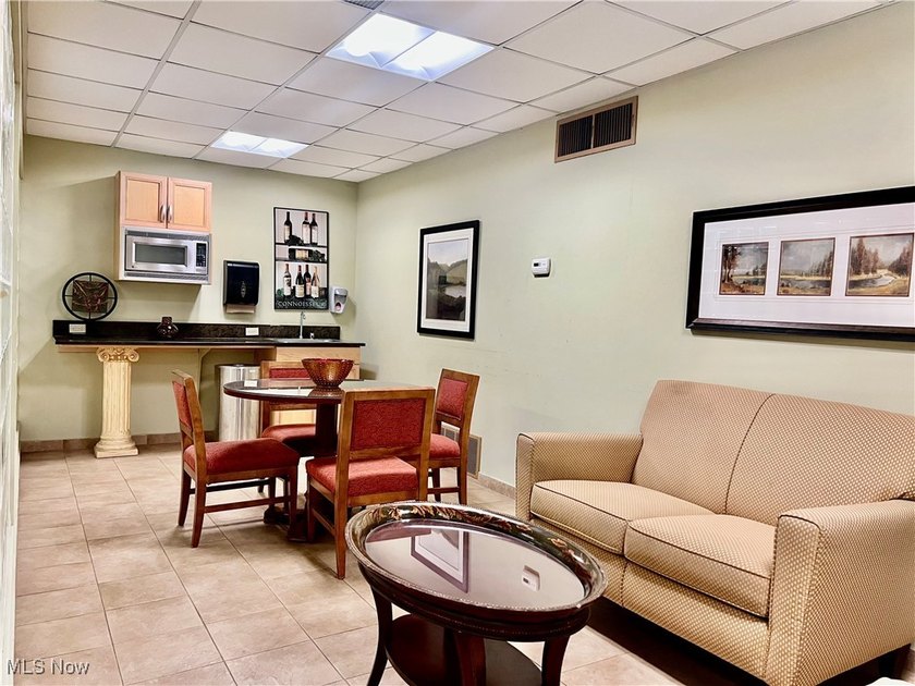 The Meridian, located on the south shore of Lake Erie, offers - photo 39