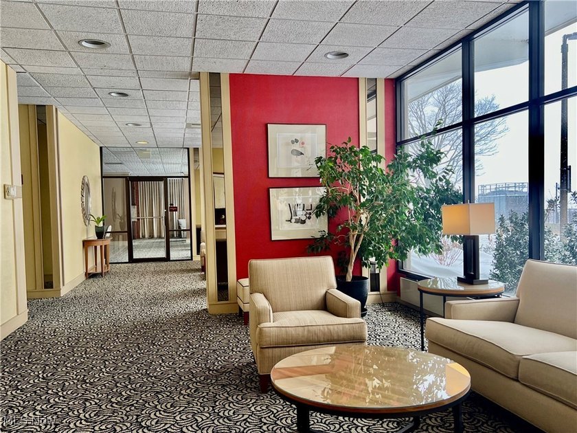 The Meridian, located on the south shore of Lake Erie, offers - photo 40