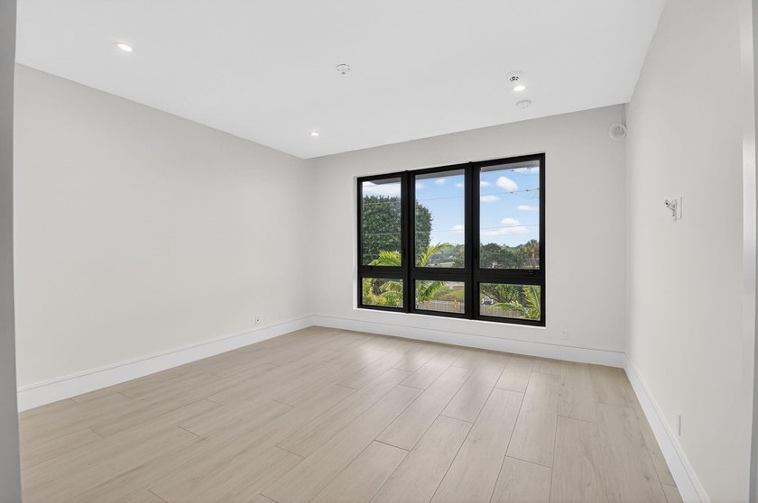A rare opportunity to own a brand-new luxury 5 bedroom 5 1/2 - photo 44