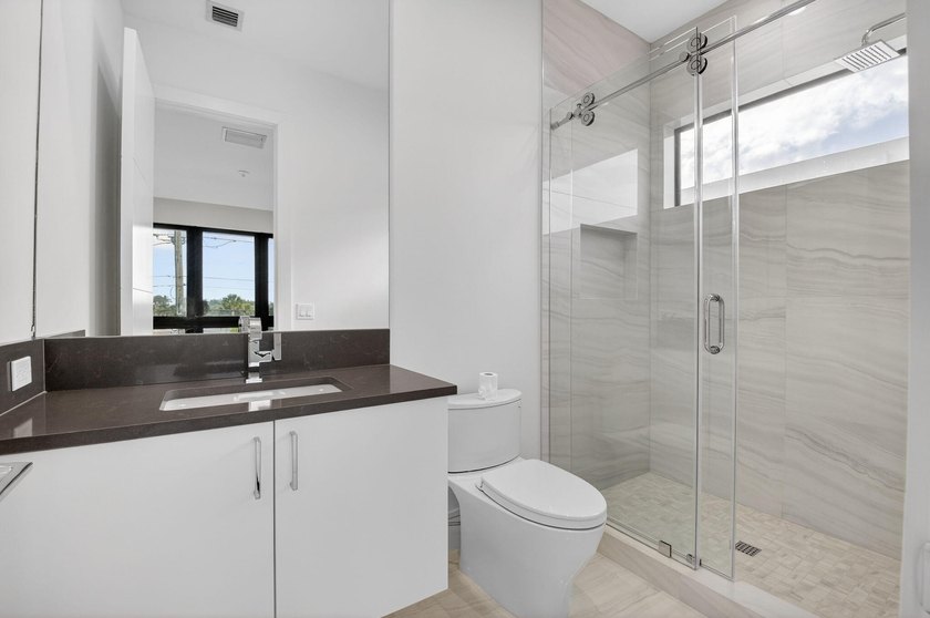 A rare opportunity to own a brand-new luxury 5 bedroom 5 1/2 - photo 46