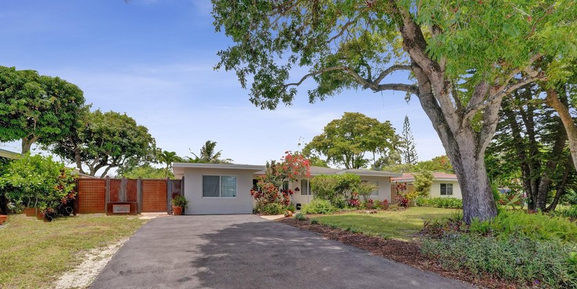 Sought after Lloyd Estates pool &amp; waterfront home across from - photo 4