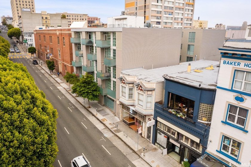 Introducing a fantastic mixed-use property in the heart of San - photo 48