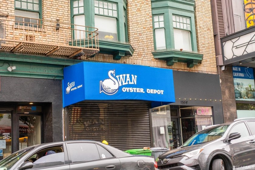 Introducing a fantastic mixed-use property in the heart of San - photo 49