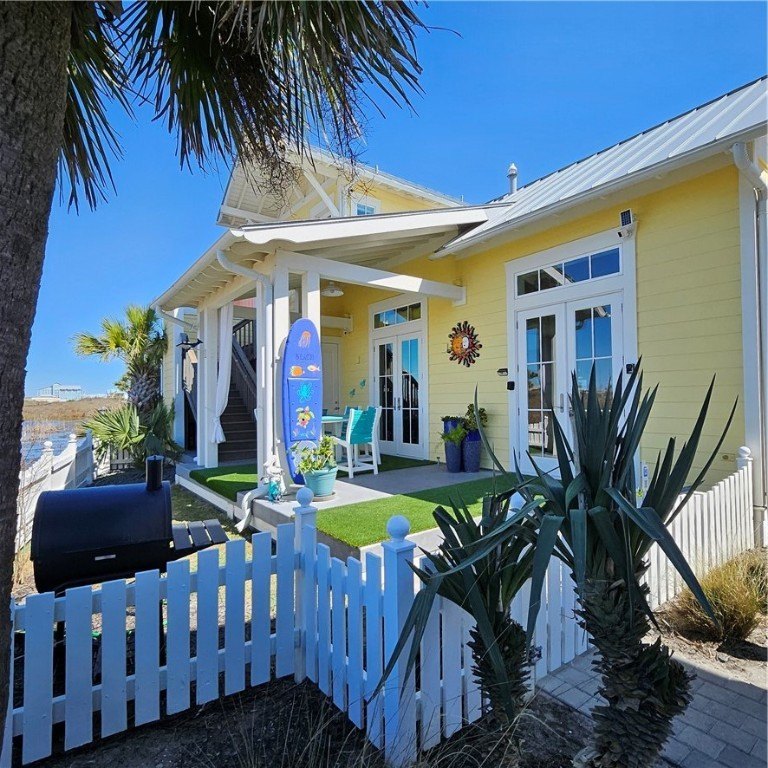 Nestled among 50 acres of protected dunes, Sunflower Luxury - photo 4