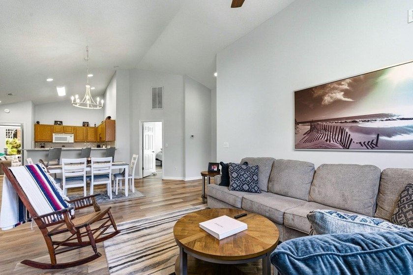 Discover this beautifully updated 3-bedroom, 3-bath - photo 13