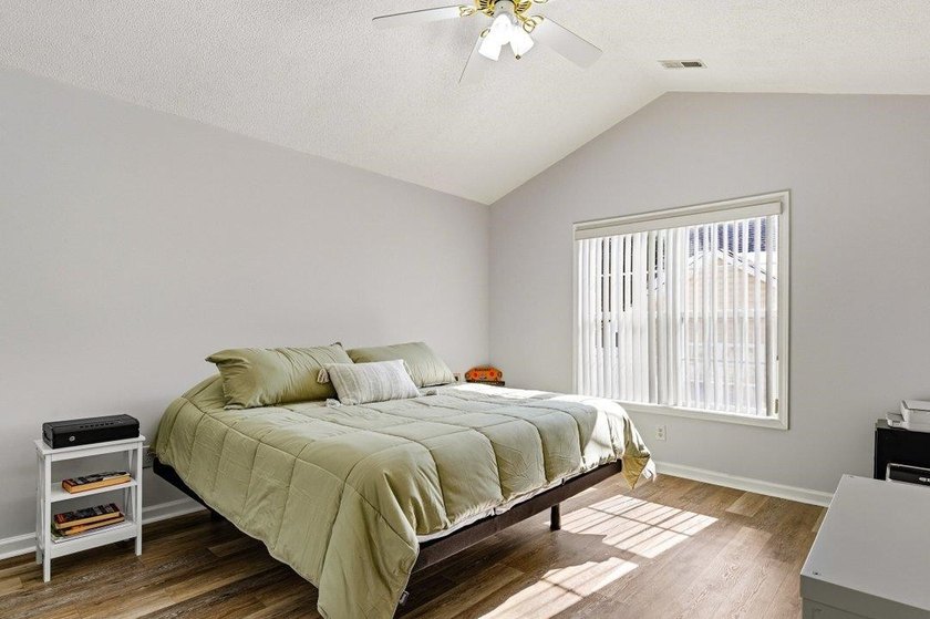 Discover this beautifully updated 3-bedroom, 3-bath - photo 19