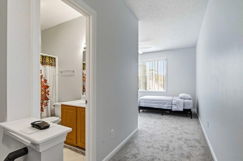 Discover this beautifully updated 3-bedroom, 3-bath - photo 27