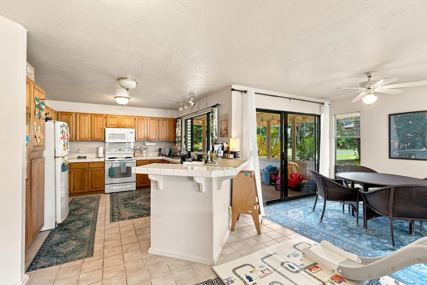 This well positioned, corner lot Mili Makani home is located on - photo 3
