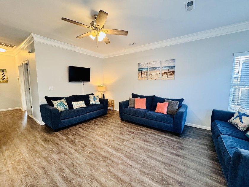 EXCELLENT INVESTMENT! RARE 7 BEDROOM OCEAN VIEW RAISED BEACH - photo 11