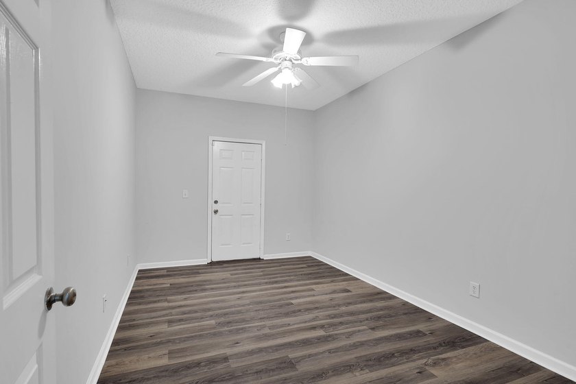 Move in ready and Full of charm!! This charming home features 3 - photo 12