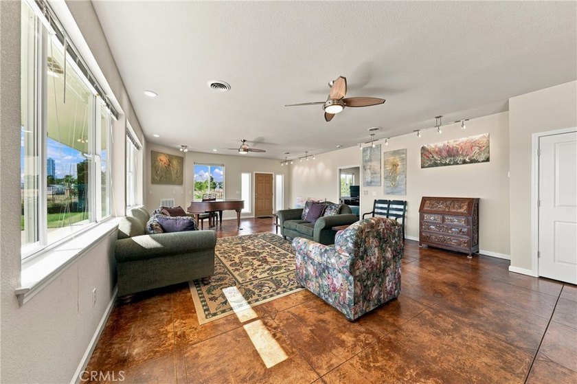 2260 Lakeshore - photo 13