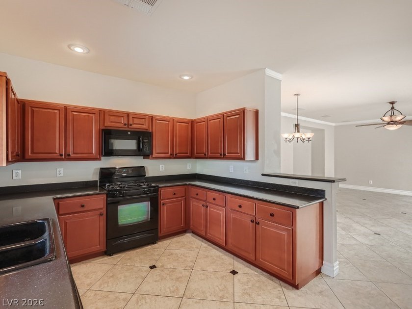 LOOK NO FURTHER! The Elegant 2 Story home in Silverado Ranch has - photo 11