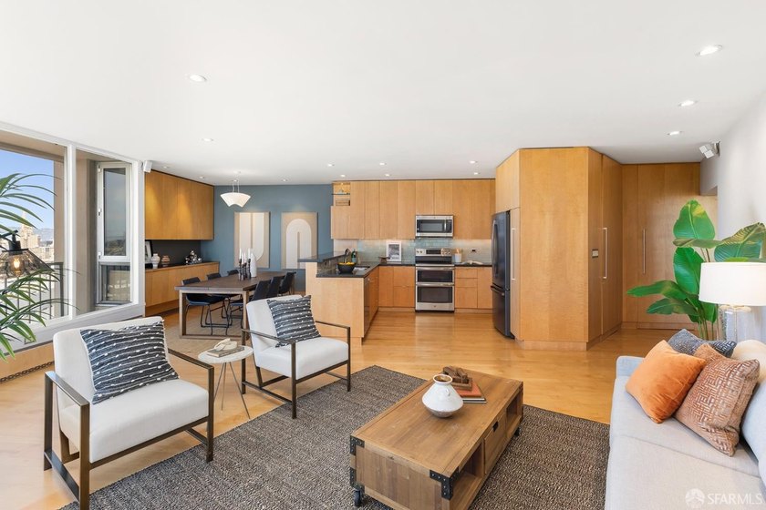 A top floor unit perched at the crest of Cathedral Hill - photo 8
