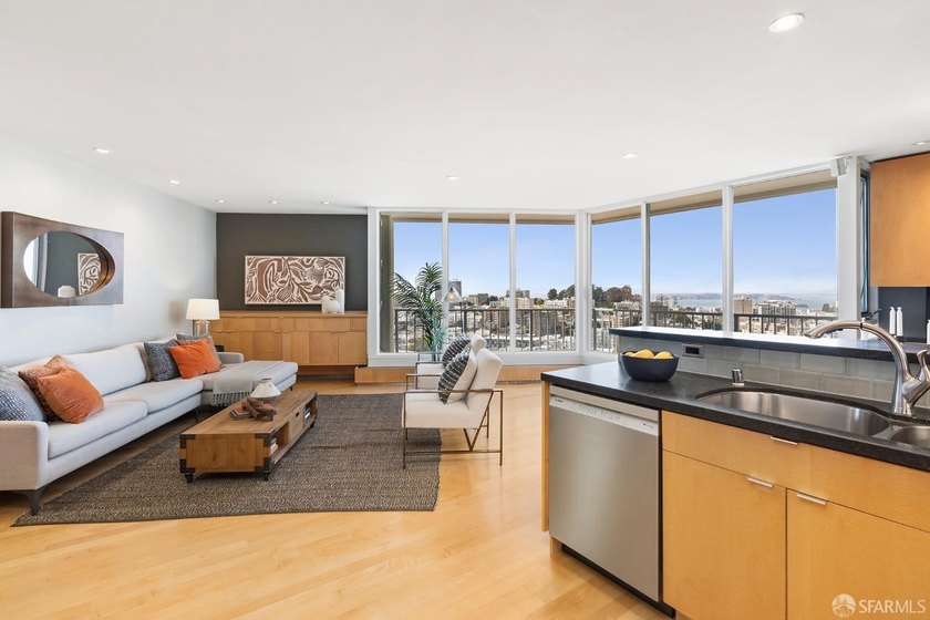 A top floor unit perched at the crest of Cathedral Hill - photo 9