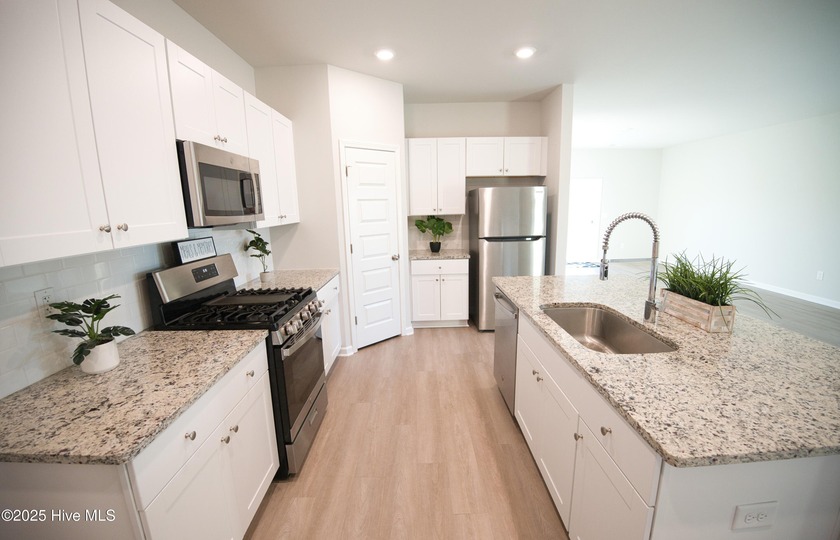 Location, Location, Location! This is THE ONE! Priced to sell - photo 13
