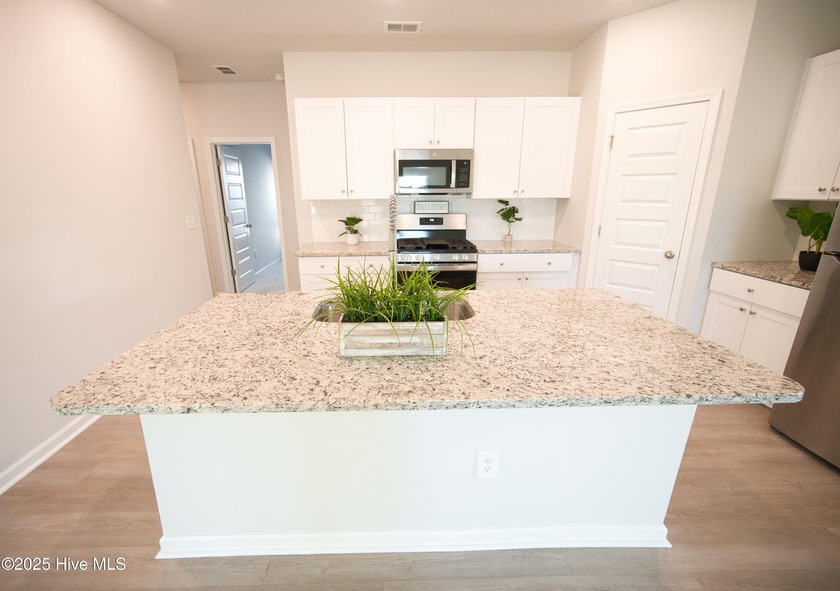 Location, Location, Location! This is THE ONE! Priced to sell - photo 16