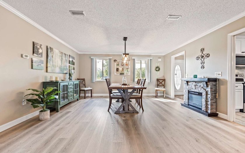 Beautiful 3/2 home in 55+ community on the historic Suwannee - photo 5