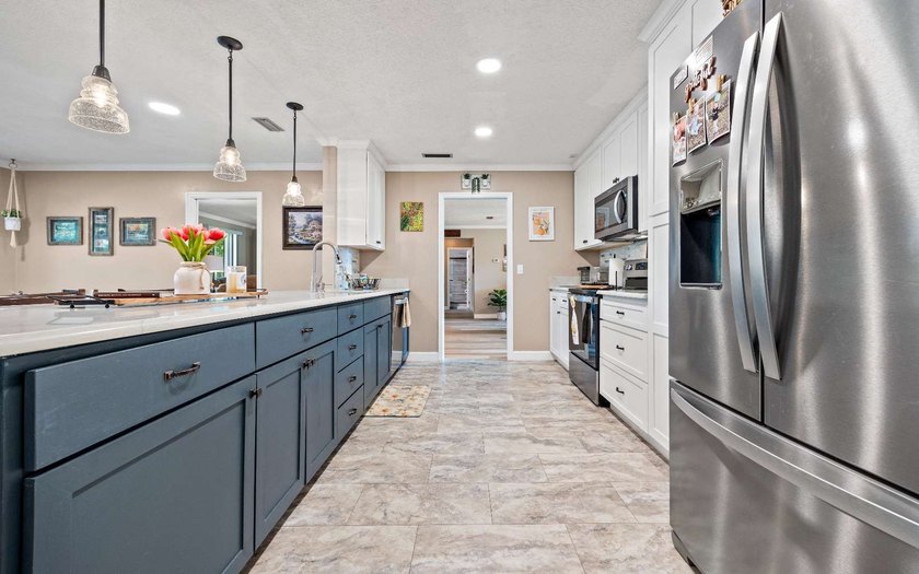 Beautiful 3/2 home in 55+ community on the historic Suwannee - photo 7
