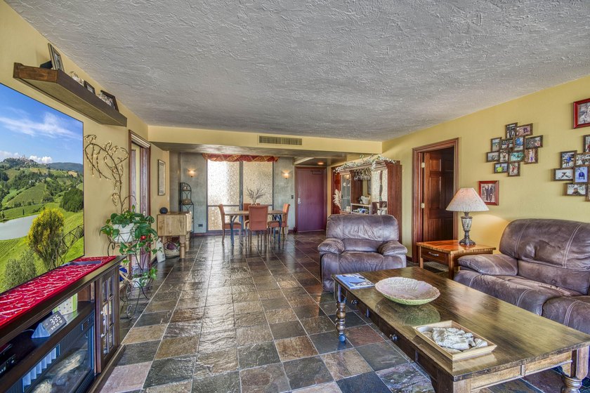 Enjoy spectacular waterfront living in the sought-after Quay - photo 9
