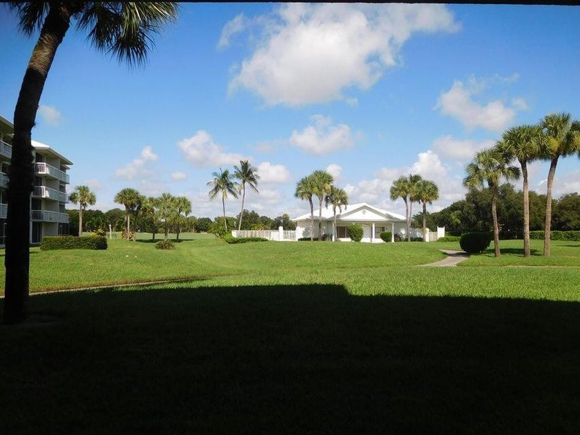 CHAMING AND WELL KEPT 2BDRM/2BTH FIRST FLOOR UNIT PARK IN FRONT - photo 13