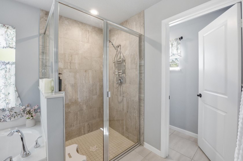 Discover this beautifully designed 3-bedroom, 3-bath home with a - photo 27
