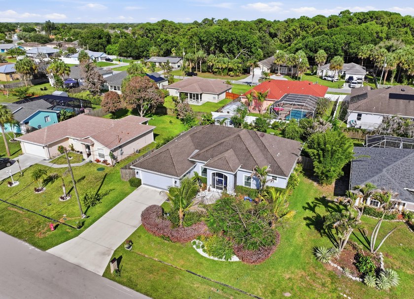 Discover this beautifully designed 3-bedroom, 3-bath home with a - photo 47