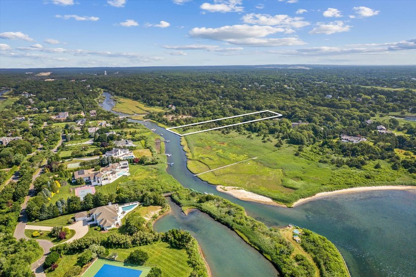 Discover a charming waterfront haven at 27 Jagger Lane in - photo 5