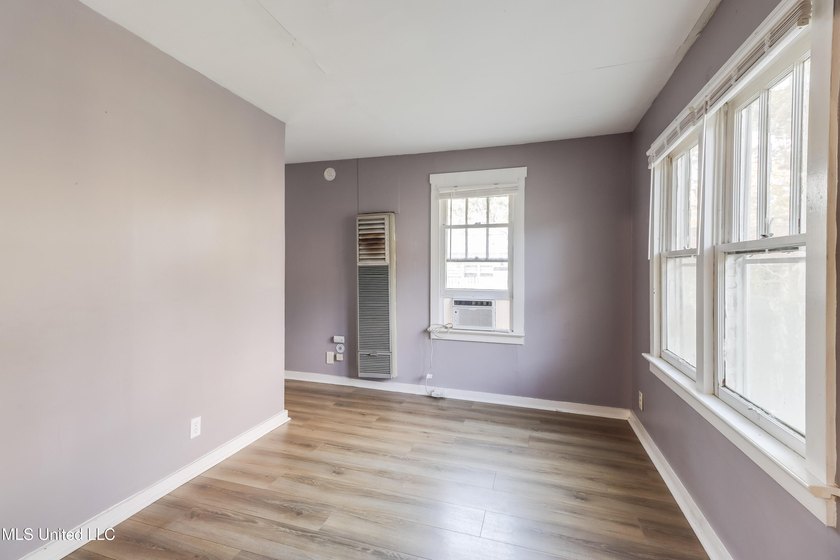 Income-producing Biloxi investment opportunity! This versatile - photo 14