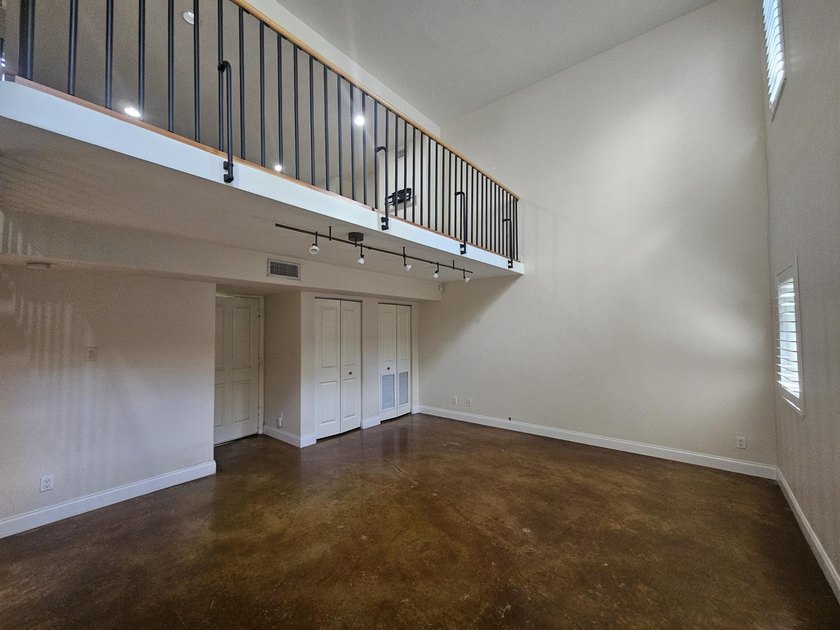 Welcome to SoNew Lofts in the heart of Fort Lauderdale! This - photo 6