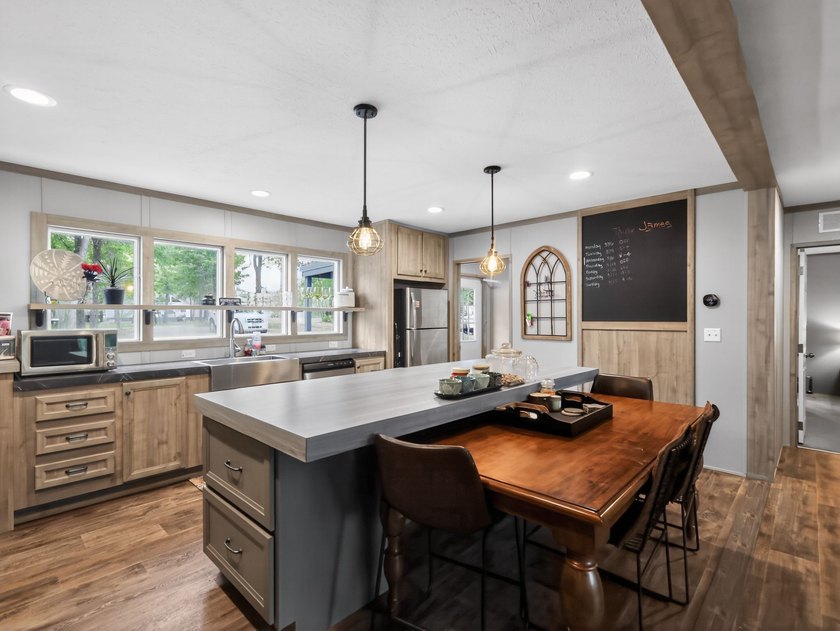 Unique opportunity to own two adjacent lake-area properties in - photo 19