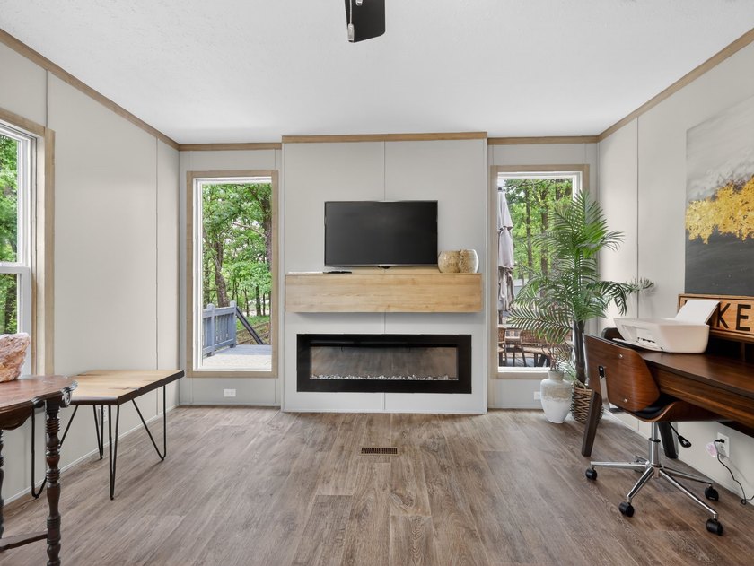 Unique opportunity to own two adjacent lake-area properties in - photo 29