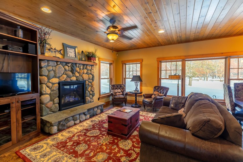 Discover Cottage 2 at Boyd Lodge, the embodiment of refined - photo 3