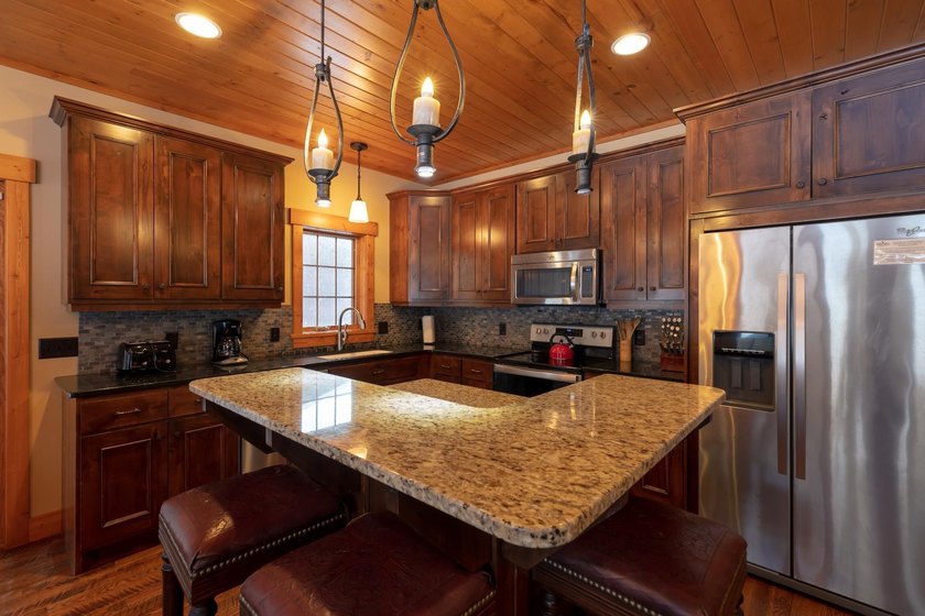 Discover Cottage 2 at Boyd Lodge, the embodiment of refined - photo 4