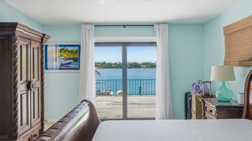 Discover Your Hidden Paradise! This charming riverfront property - photo 22