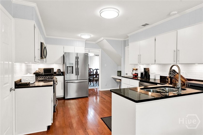 Beautiful one level home centrally located in the Marshwood - photo 11