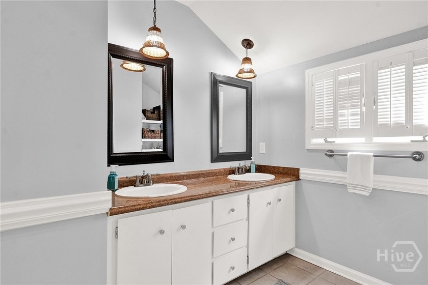 Beautiful one level home centrally located in the Marshwood - photo 16