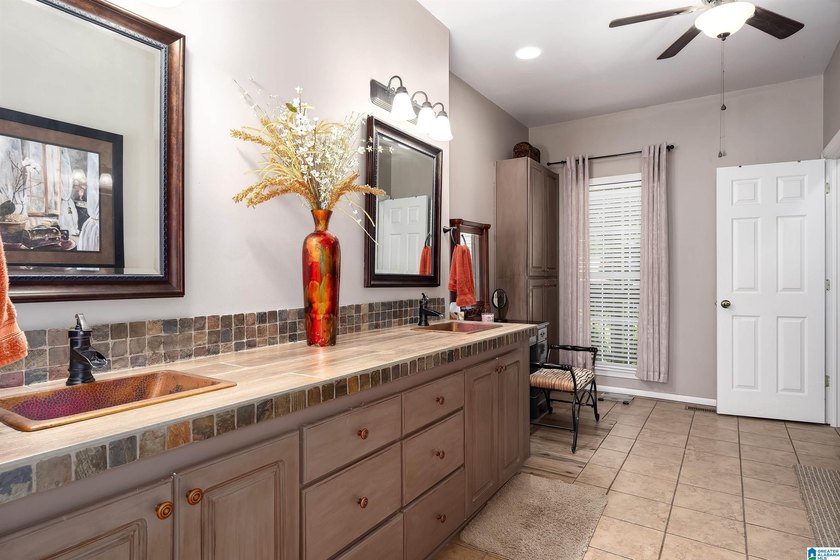Turnkey Lake Living! With an acceptable offer, this property may - photo 32
